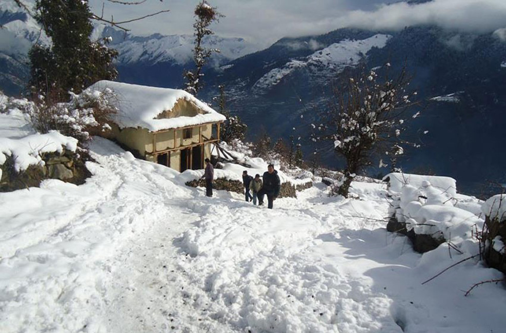 काठमाडौं उपत्यकालगायत ठाउँठाउँमा वर्षा र हिमपात