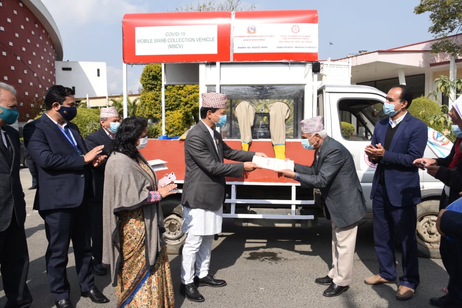 काठमाडौं महानगरको स्वाब संकलन मोवाइल भ्यान सञ्चालनमा, भोलिबाट वडास्तरमा