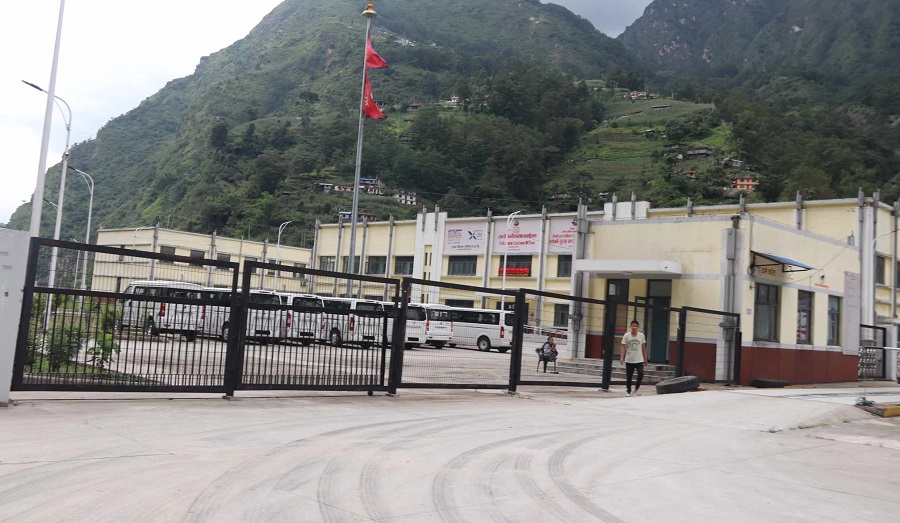 तातोपानी नाकाबाट लक्ष्यभन्दा न्यून राजस्व संकलन