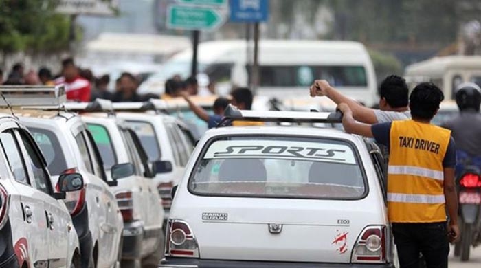 भाइटिकाको फाइदा उठाउदै ट्याक्सीले यात्रु ठग्नु ठगे