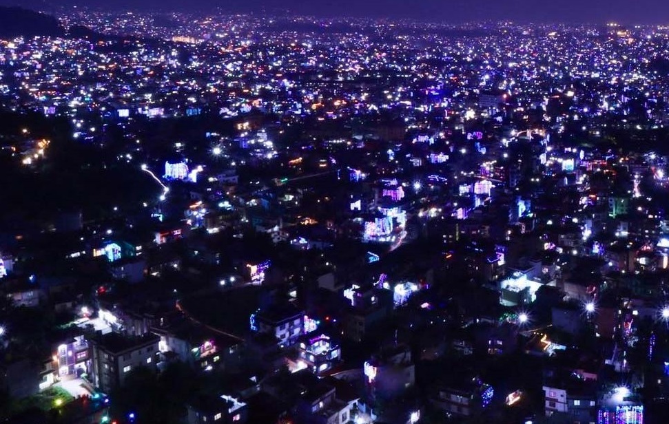 लक्ष्मी पूजाको साँझ १३०५ मेगावाट विद्युत खपत