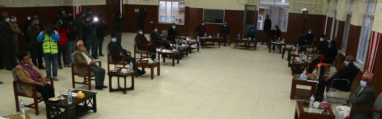 तीन प्रमुख दल अन्यौलमा, के गर्ने निश्कर्ष निस्किएन