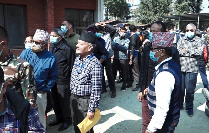 धनतेरसमा १४ किलो सुन ३१ सय असर्फी बिक्री, अब नियमित सिक्का छाप्ने