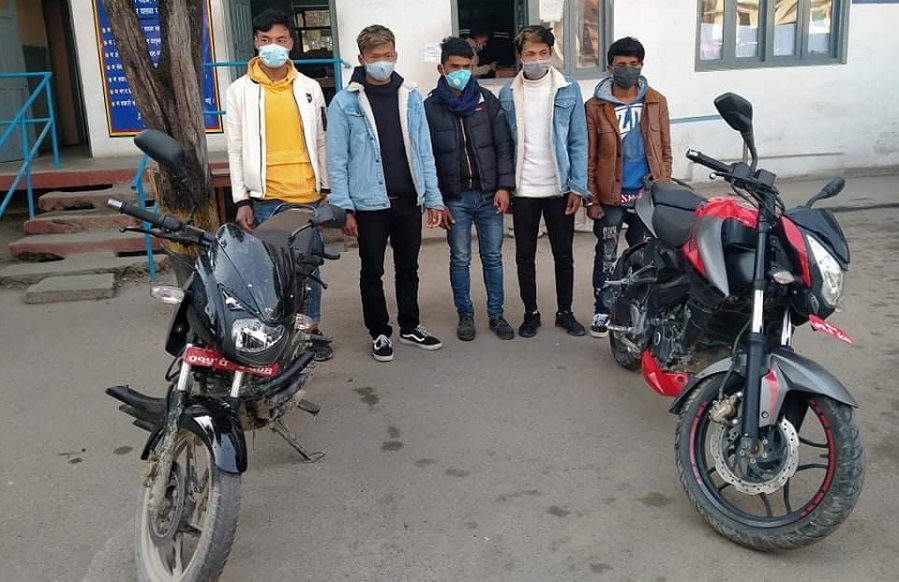 उपत्यकाका विभिन्न स्थानबाट मोटरसाइकल चोरी गर्ने ५ जना पक्राउ