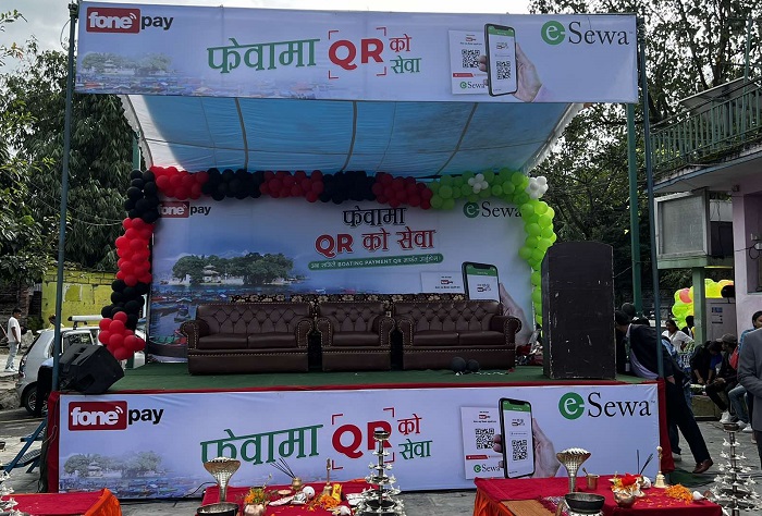 पोखरा फेवातालमा फोनपे क्यूआरमार्फत भुक्तानी गर्नेको संख्या बढ्दो, पर्यटकलाई हुन थाल्यो सहज