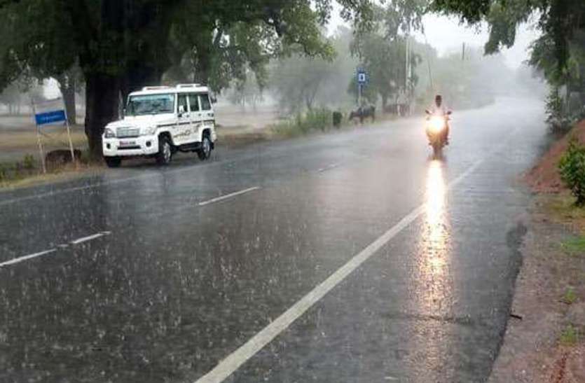 भारतको दिल्लीमा भारी वर्षा, ४१ वर्ष अघिको रेकर्ड तोडियो