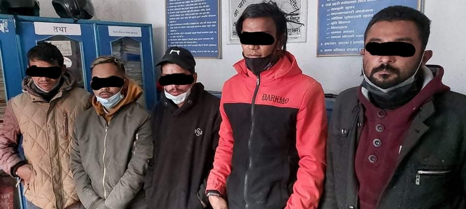 टेलिकमको तार चोरी गर्दा गर्दै ५ जना पक्राउ