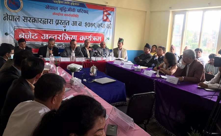 बजेटले समृद्ध नेपाल, सुखी नेपालीको मर्मलाई तोडमोड गर्योः बुद्धिजीवी