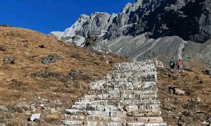 पर्यटन प्रवदद्र्धनका लागि हेलम्बुमा पदमार्ग निर्माण